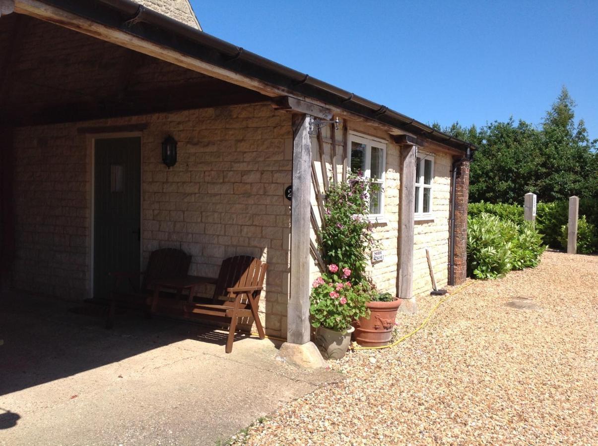 The Retreat, Clematis Cottages, Stamford Exterior photo